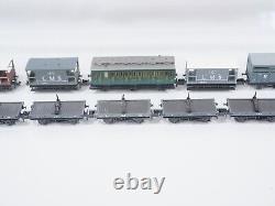 30 x N Gauge Coaches & Wagons Graham Farish, Peco etc