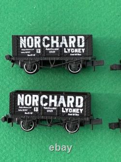 9 assorted Graham Farish Peco N gauge plank, mineral, coal, brake, tank wagons