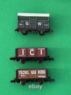 9 assorted Graham Farish Peco N gauge plank, mineral, coal, brake, tank wagons