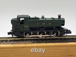 Graham Farish 1104 N Gauge Pannier Tank 0-6-0- Steam Loco in GWR Green Livery