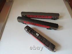 Graham Farish (14-2578) N Gauge Class 87 Wiston Churchill Loco & 2 Coaches Boxed
