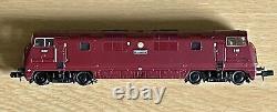 Graham Farish 371-600 Class 42 Warship Loco BR Maroon SYP D817 Foxhound, N Gauge