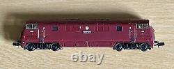 Graham Farish 371-600 Class 42 Warship Loco BR Maroon SYP D817 Foxhound, N Gauge