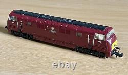 Graham Farish 371-600 Class 42 Warship Loco BR Maroon SYP D817 Foxhound, N Gauge