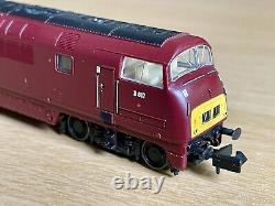 Graham Farish 371-600 Class 42 Warship Loco BR Maroon SYP D817 Foxhound, N Gauge