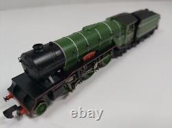Graham Farish 372-602 Class V2 2-6-2 4844 Coldstreamer LNER Green. N Gauge BOXED
