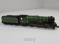Graham Farish 372-602 Class V2 2-6-2 4844 Coldstreamer LNER Green. N Gauge BOXED