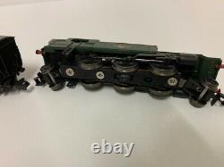 Graham Farish By Bachmann 370-075 N Gauge Suburban Passenger Train Set