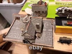 Graham Farish Gauge Class 57/3 57301 Virgin Trains Scott Tracy & Wagons Building