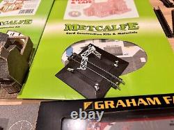 Graham Farish Gauge Class 57/3 57301 Virgin Trains Scott Tracy & Wagons Building