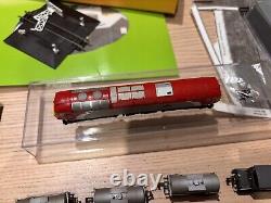 Graham Farish Gauge Class 57/3 57301 Virgin Trains Scott Tracy & Wagons Building