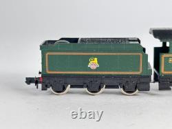 Graham Farish N GAUGE 1415 King Class KING JOHN in BR Green