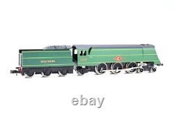 Graham Farish N Gauge 1503 Southern Green 4-6-2 Merchant Navy Class No. 21C17'Be