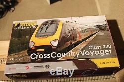 Graham Farish N Gauge 371-678 Class 220 4-Car Voyager in Cross Country livery