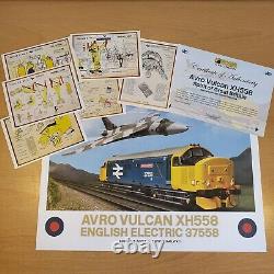 Graham Farish N Gauge Avro Vulcan XH558 Train Pack (370-375)