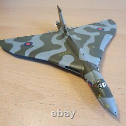 Graham Farish N Gauge Avro Vulcan XH558 Train Pack (370-375)