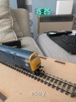 Graham Farish N Gauge Class 42 Warship Diesel BR Blue'KELLY' D827