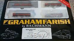 Graham Farish N Gauge Royal Mail Train Set