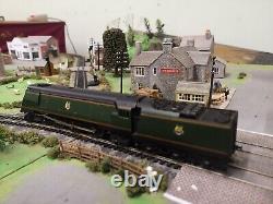 Graham Farish OO GAUGE Merchant Navy Class In BR Green