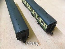 Lot. 875B. N GAUGE FARISH 374-994 SET OF BR MK1 WEST HIGHLAND COACHES. #75#