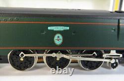 N Gauge Farish 1525 Battle Of Britain Class Hurricane 34065 BR Green Loco
