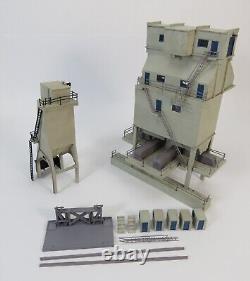 N Gauge Farish 42-086 Ash Plant + 42-070 Coaling Tower UNBOXED