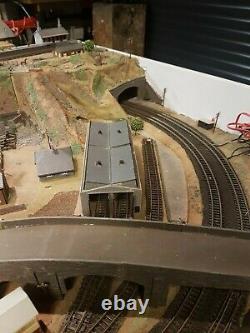 N Gauge Layout Including Locos & Rolling Stock