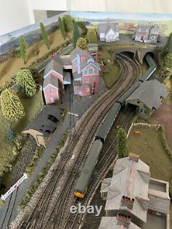 N gauge model railway layout based on Castle Cary 226cm x 75cm