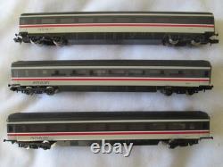 Rake of 7 Graham Farish N Gauge Executive carriages including 1st class & buffet