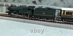 Rare GWR Collector's Train N Gauge Baggrave Hall + 2 GWR mainline brown/gold