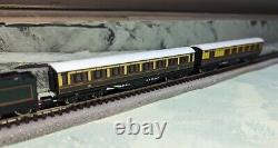 Rare GWR Collector's Train N Gauge Baggrave Hall + 2 GWR mainline brown/gold