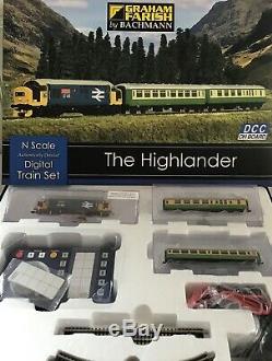 The Highlander N Gauge DCC train Set Class 37 Locomotive 2 Coaches 370-048 NEW
